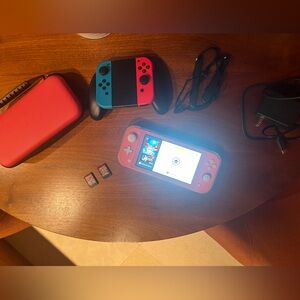 Nintendo Switch Lite 32 GB Gaming Console - Coral/pink